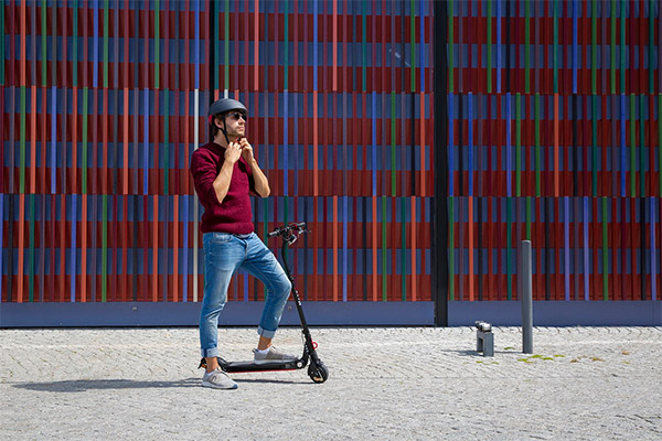 Multa por circular con patinete eléctrico por la acera