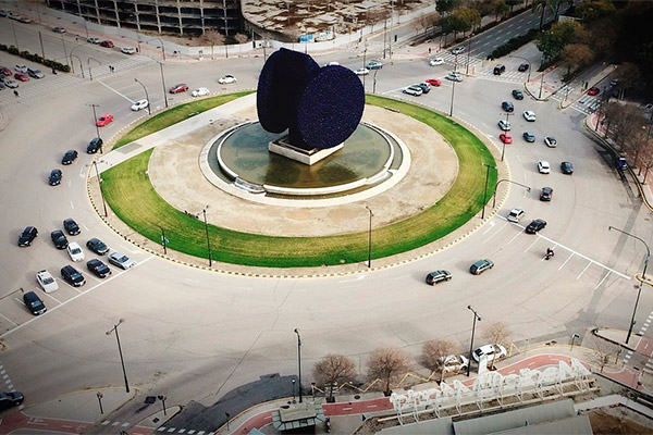 ¿Cuál es la forma adecuada de circular en una glorieta?