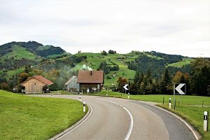 Competencias para sancionar en materia de tráfico vía urbana travesía poblado carretera