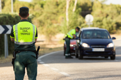 ¿Me pueden multar sin pararme? Recurso por falta de notificación en el acto